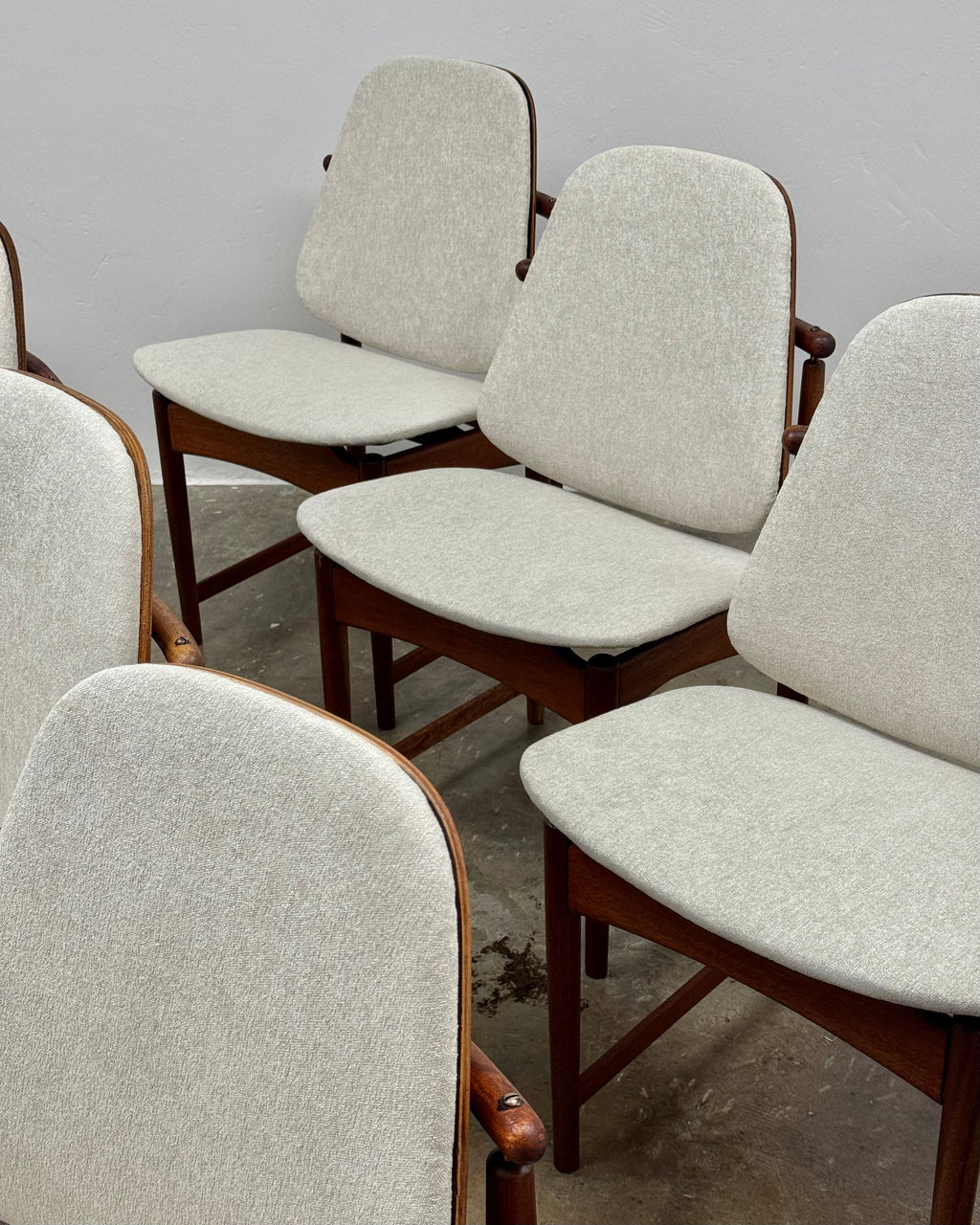 SET OF 8 x FRYSTARK DINING CHAIRS