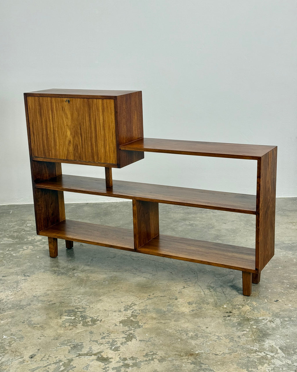 MID-CENTURY ROOM DIVIDER / LIQUOR CABINET