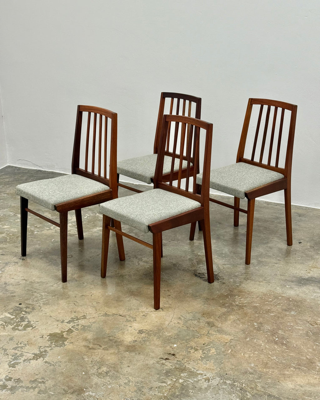 SET OF 4 MID-CENTURY DINING CHAIRS IN SAPELE MAHOGANY