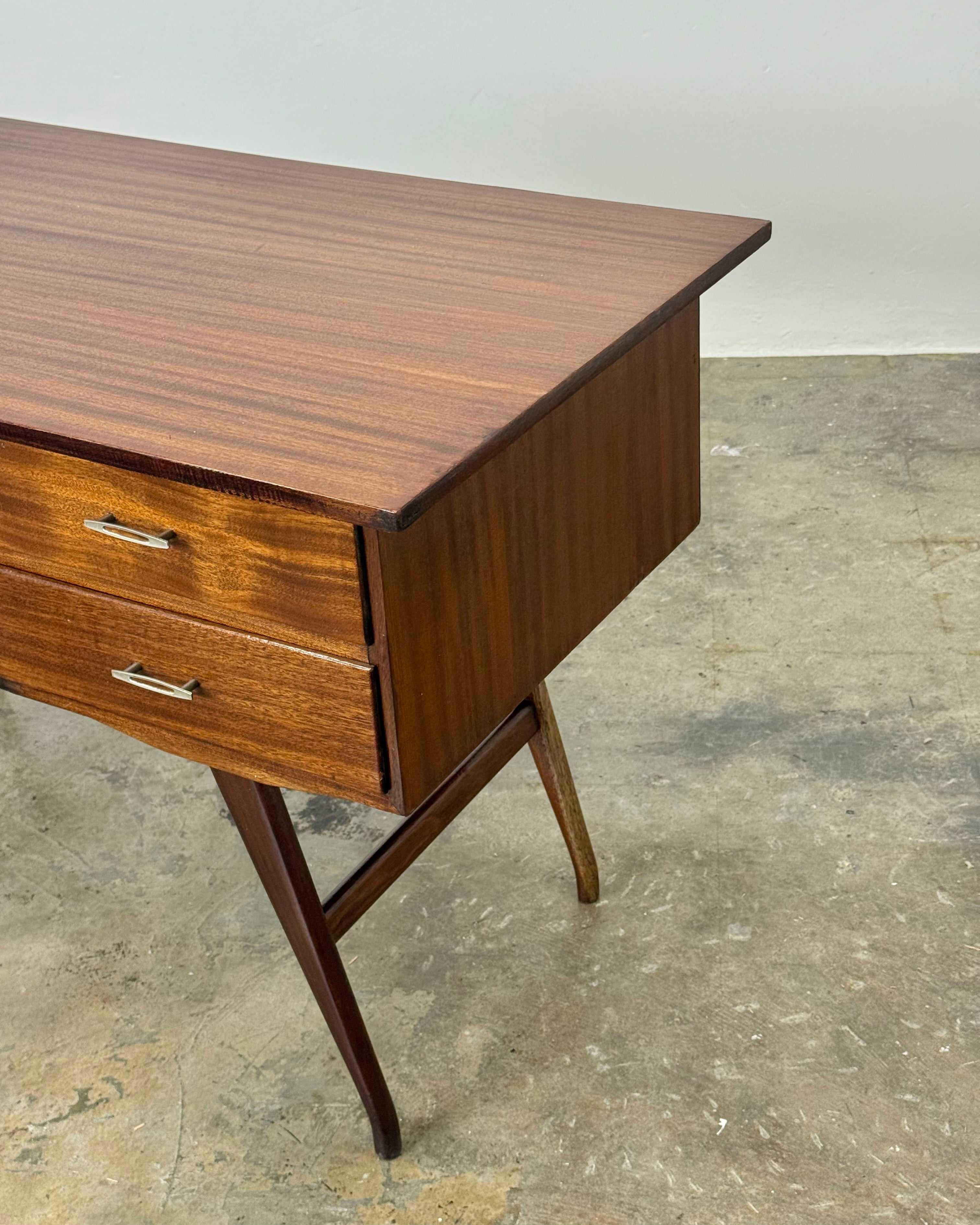 MID-CENTURY DESK - NOVOCRAFT