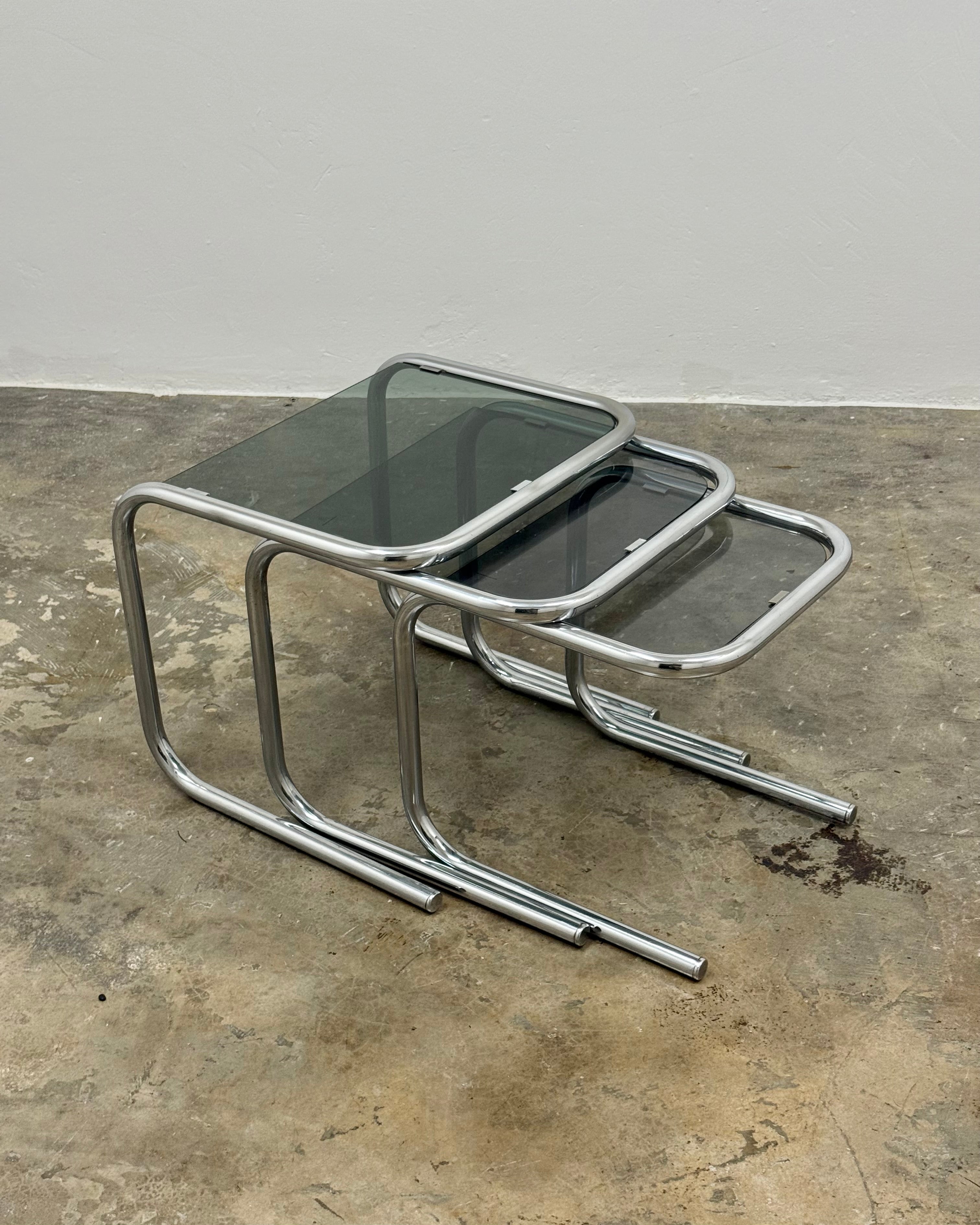 RETRO SET OF 3 CHROME NESTING TABLES