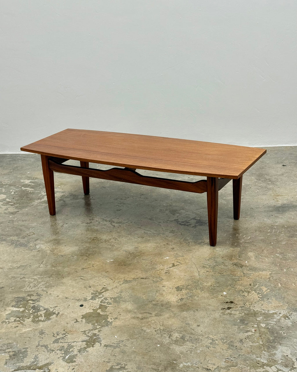 MID-CENTURY COFFEE TABLE