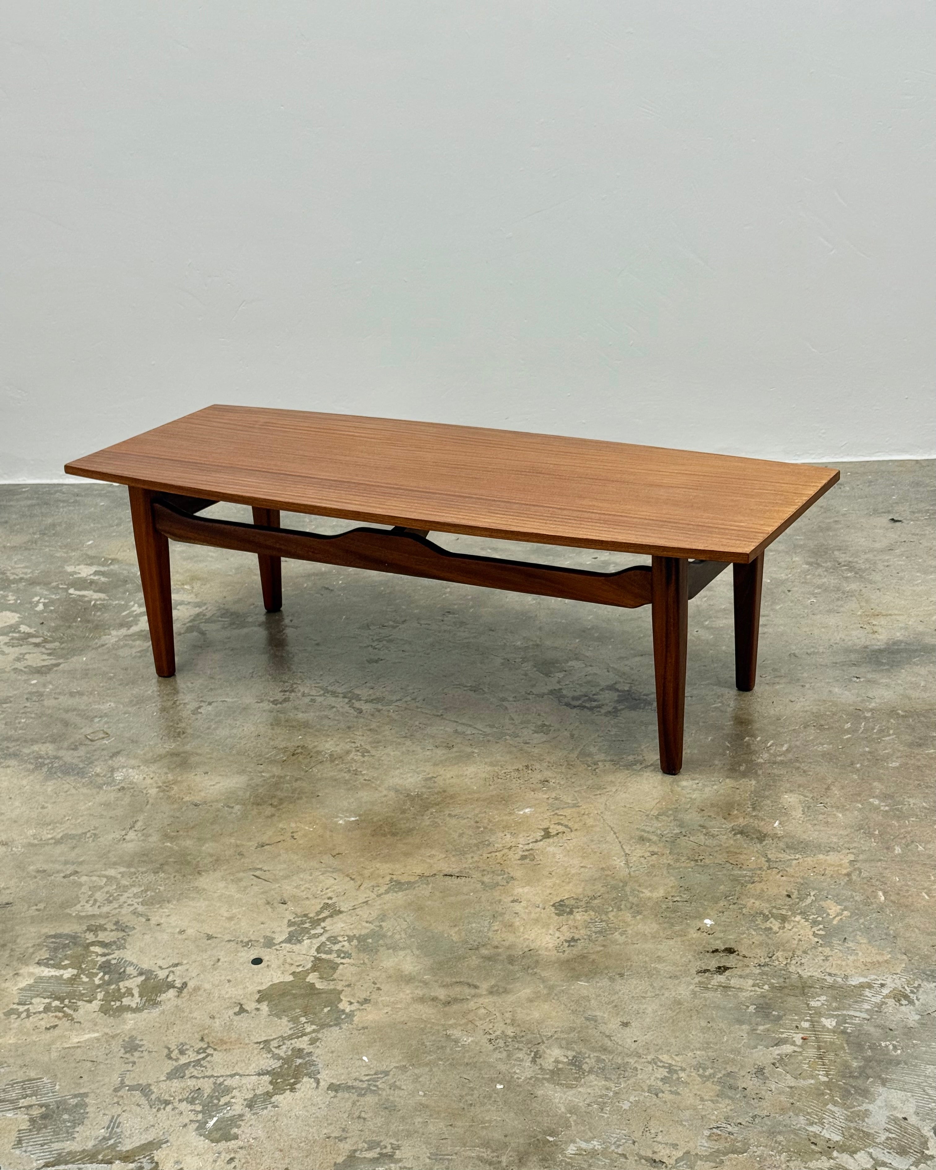 MID-CENTURY COFFEE TABLE