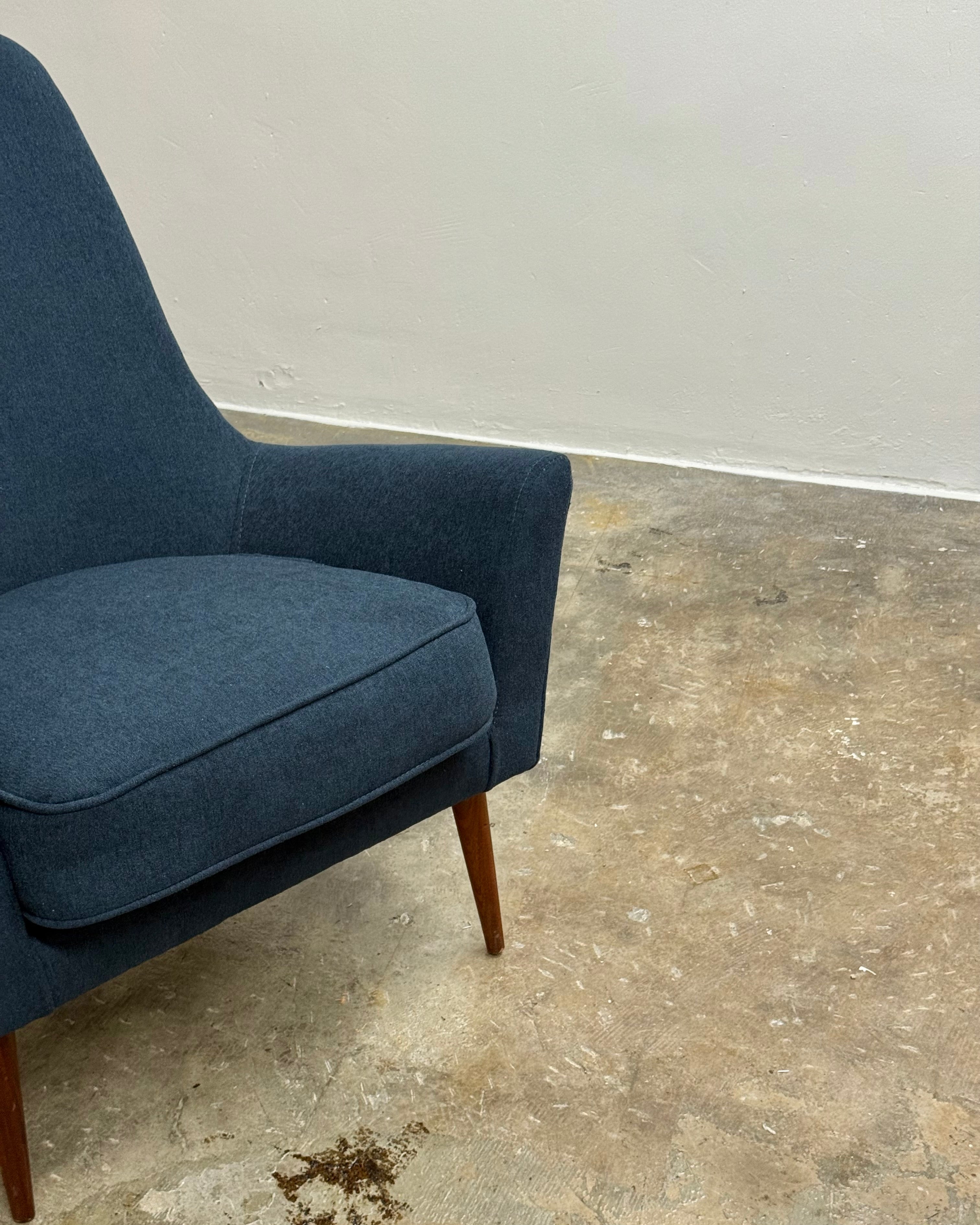 RETRO LOUNGE CHAIR PAIR