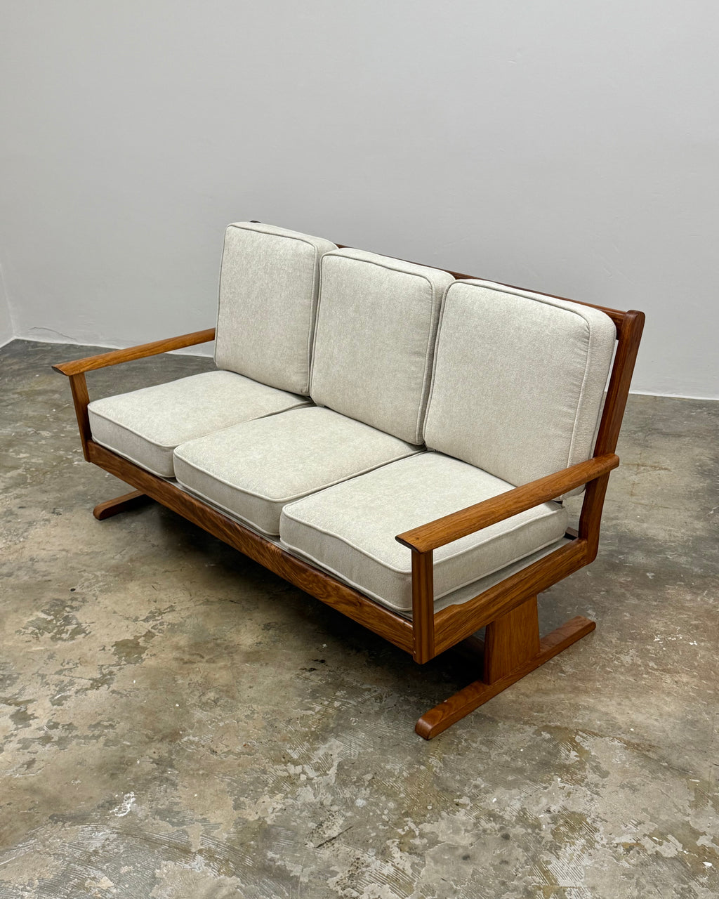 3 SEATER MID-CENTURY SOFA IN KIAAT