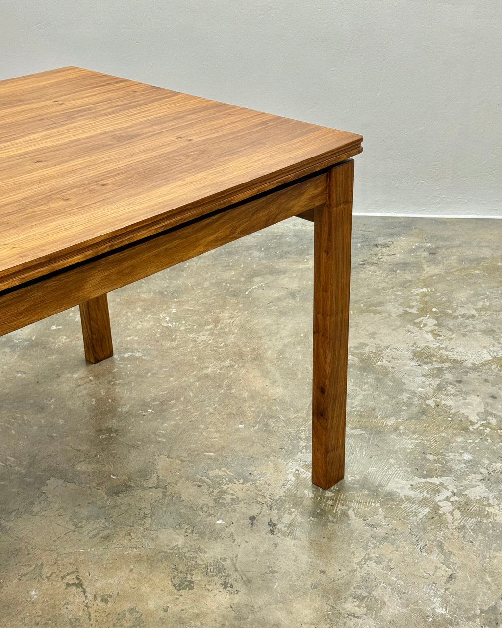 6 SEATER DINING TABLE BY NOVOCRAFT