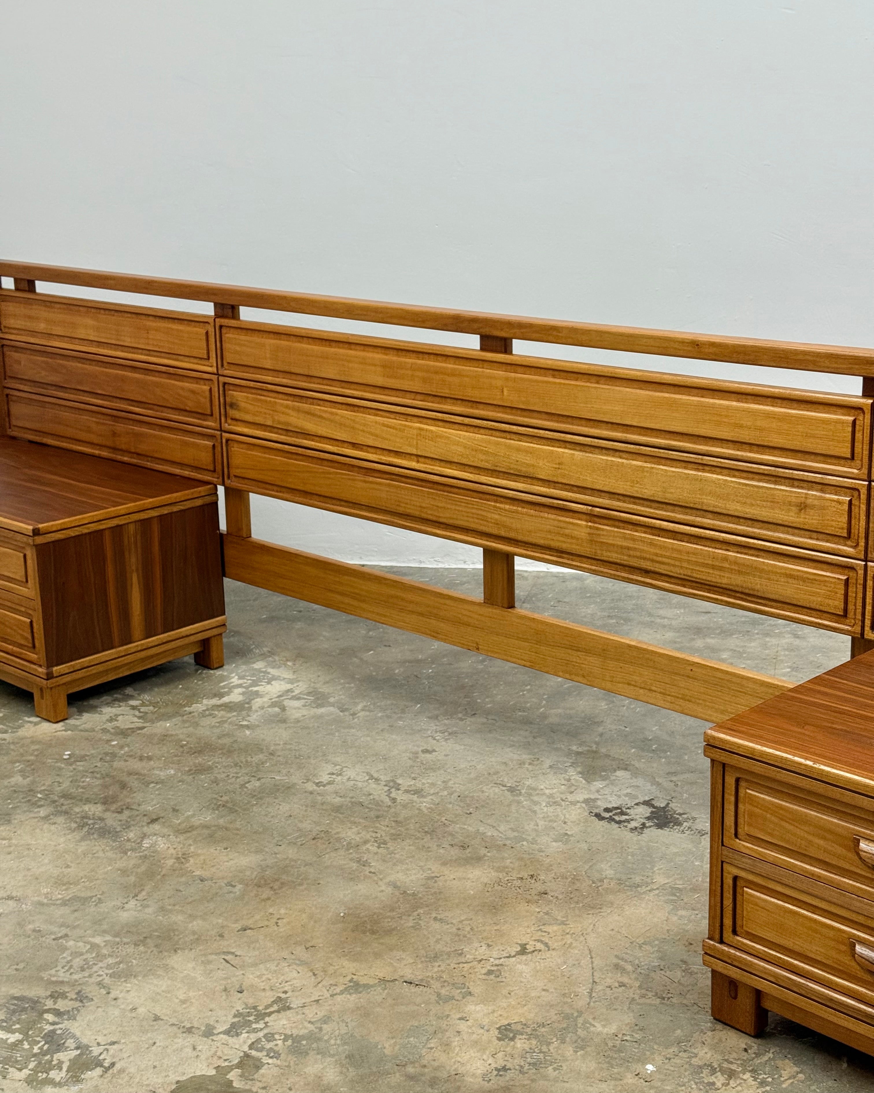 QUEEN HEADBOARD & PEDESTALS BY TORRENTE