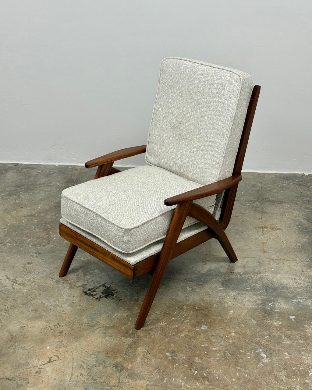PAIR OF MID-CENTURY ARMCHAIRS