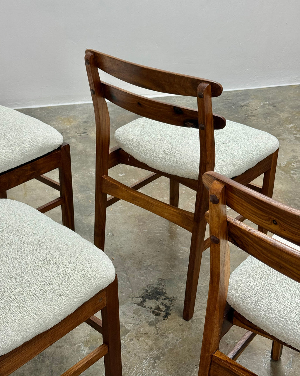 SET OF 6 X MID-CENTURY KIAAT DINING CHAIRS