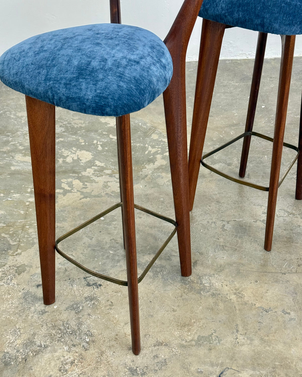 SET OF 4 X MID-CENTURY BAR STOOLS