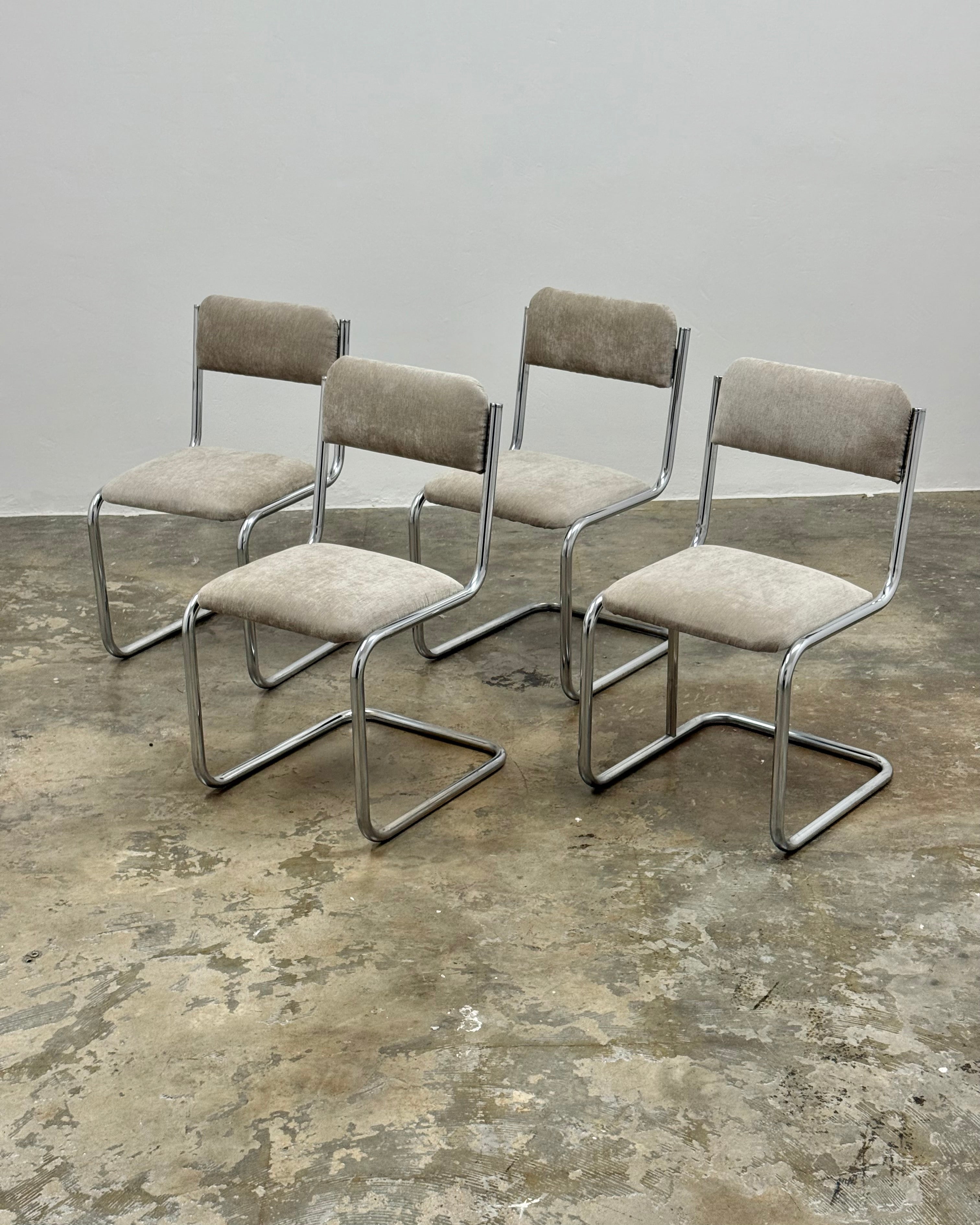 RETRO CHROME 4 SEATER DINING SET