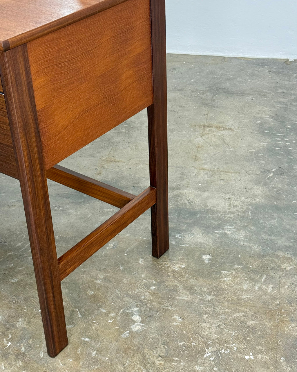 MID-CENTURY TEAK DRESSING TABLE & STOOL