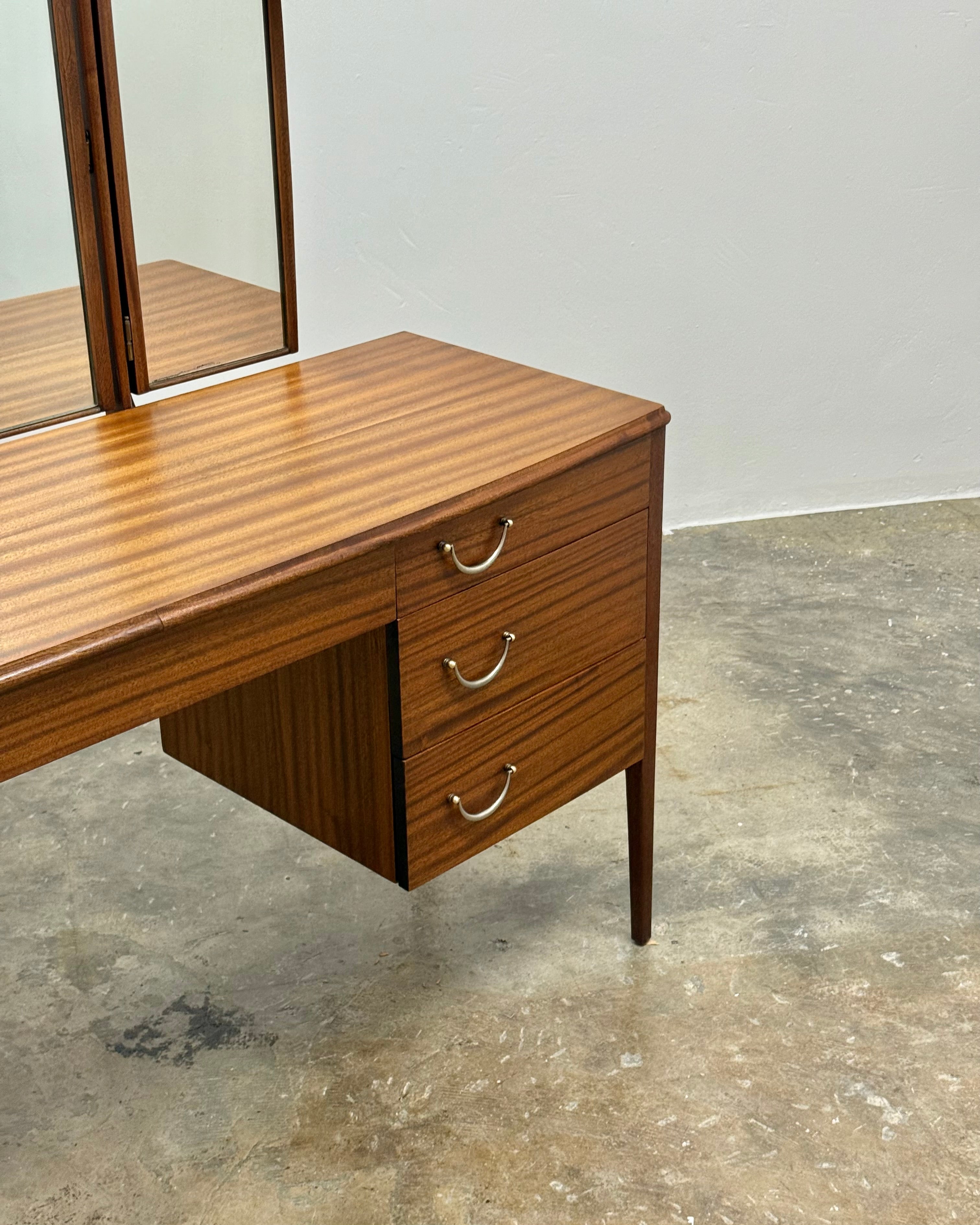 MID-CENTURY DRESSING TABLE BY DS VORSTER