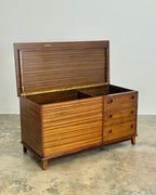 LARGE MID-CENTURY KIST