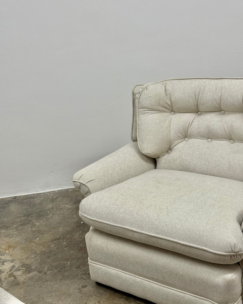 1960s SINGLE-SEATER SOFA