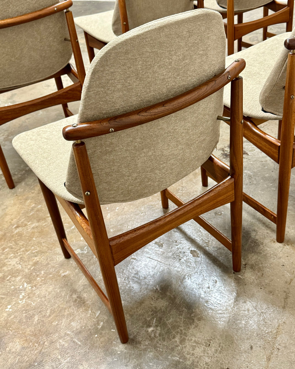 SET OF 8 x FRYSTARK DINING CHAIRS