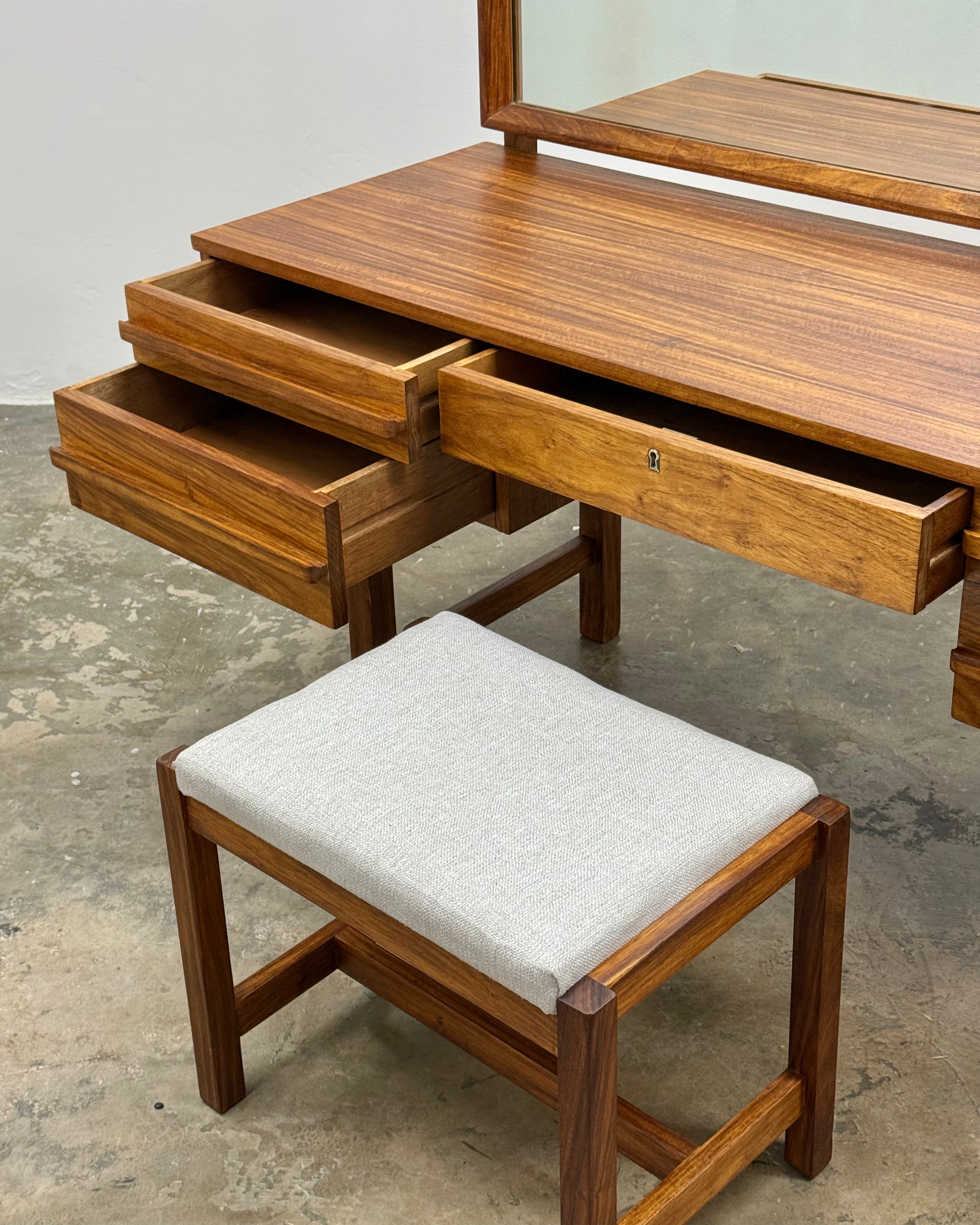 MID-CENTURY DRESSING TABLE & STOOL