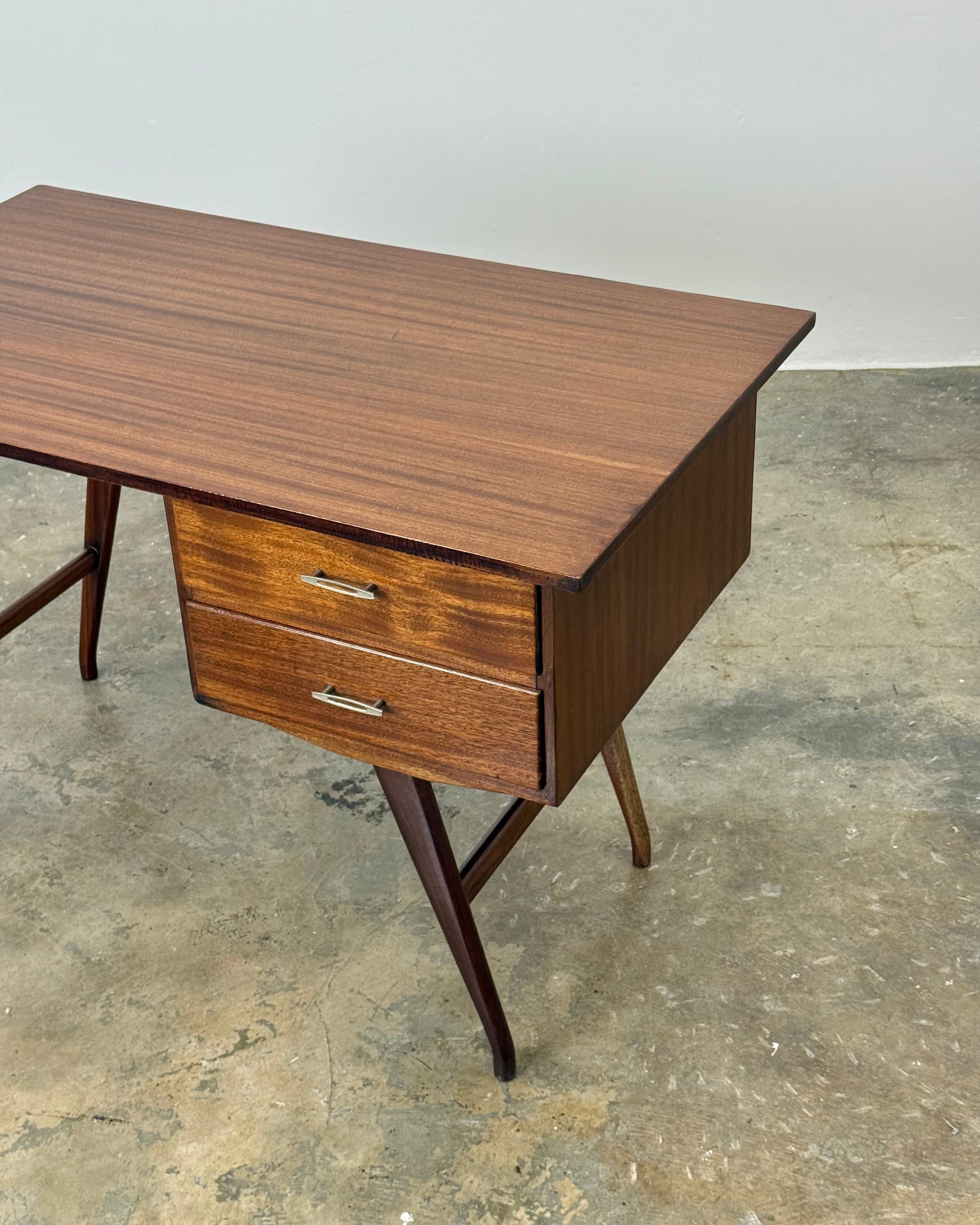 MID-CENTURY DESK - NOVOCRAFT