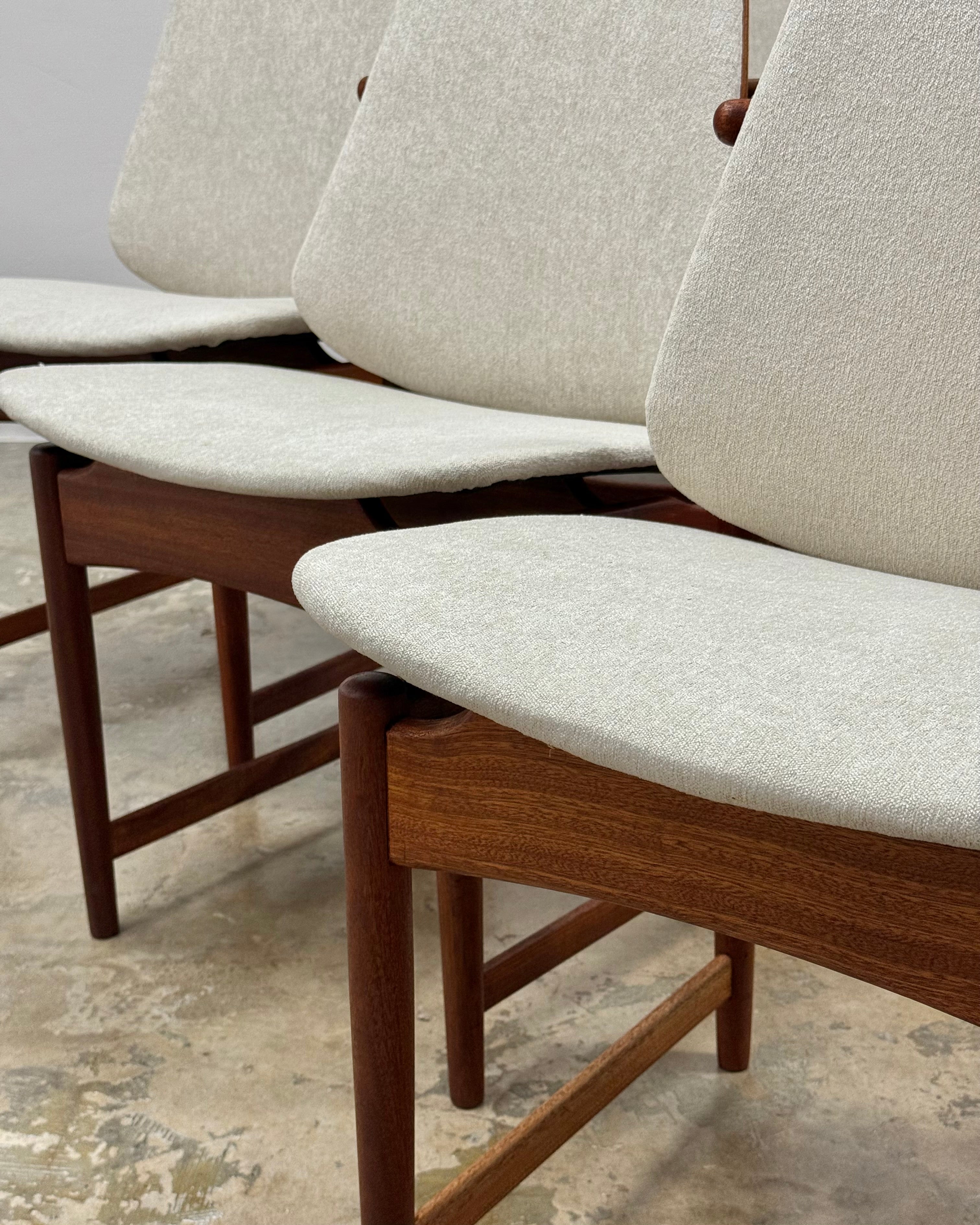 SET OF 8 x FRYSTARK DINING CHAIRS