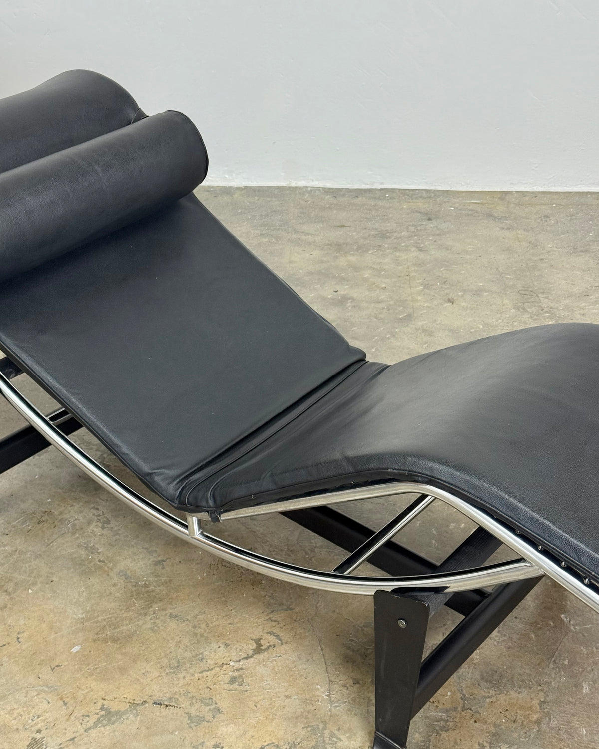 LE CORBUSIER LC4 STYLE CHAISE