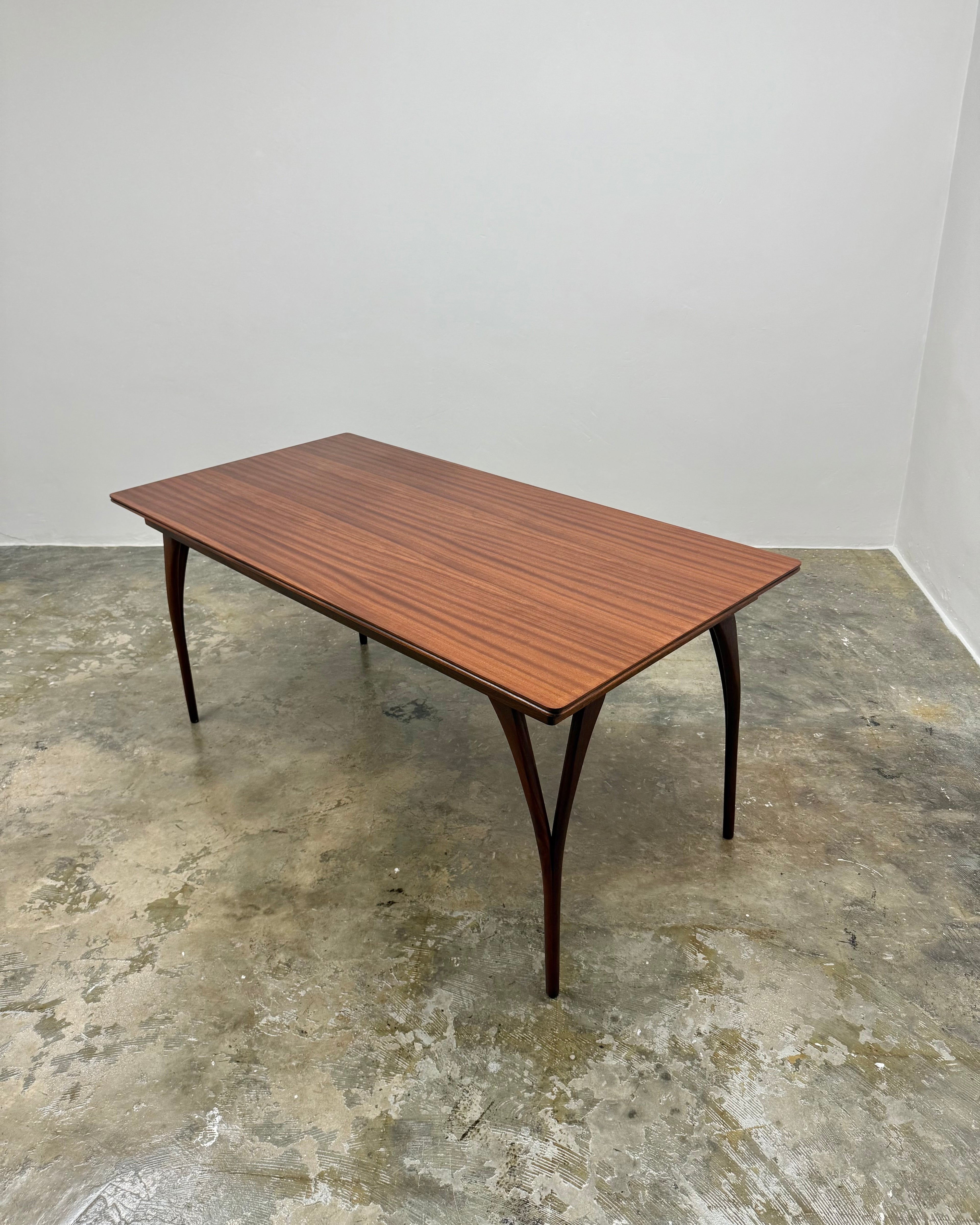 6 SEATER DINING TABLE BY DS VORSTER