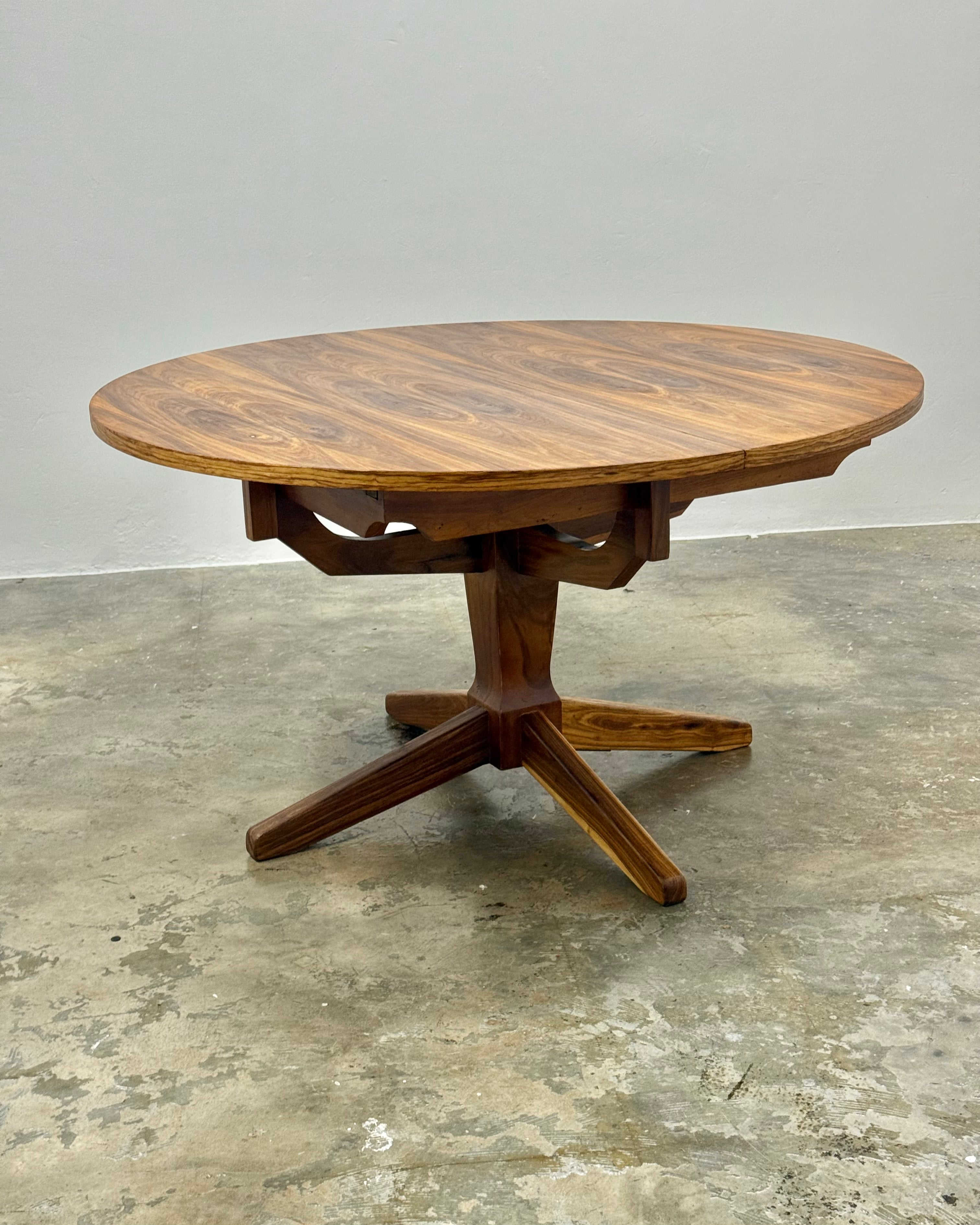 EXTENDABLE VINTAGE DINING TABLE - KIAAT