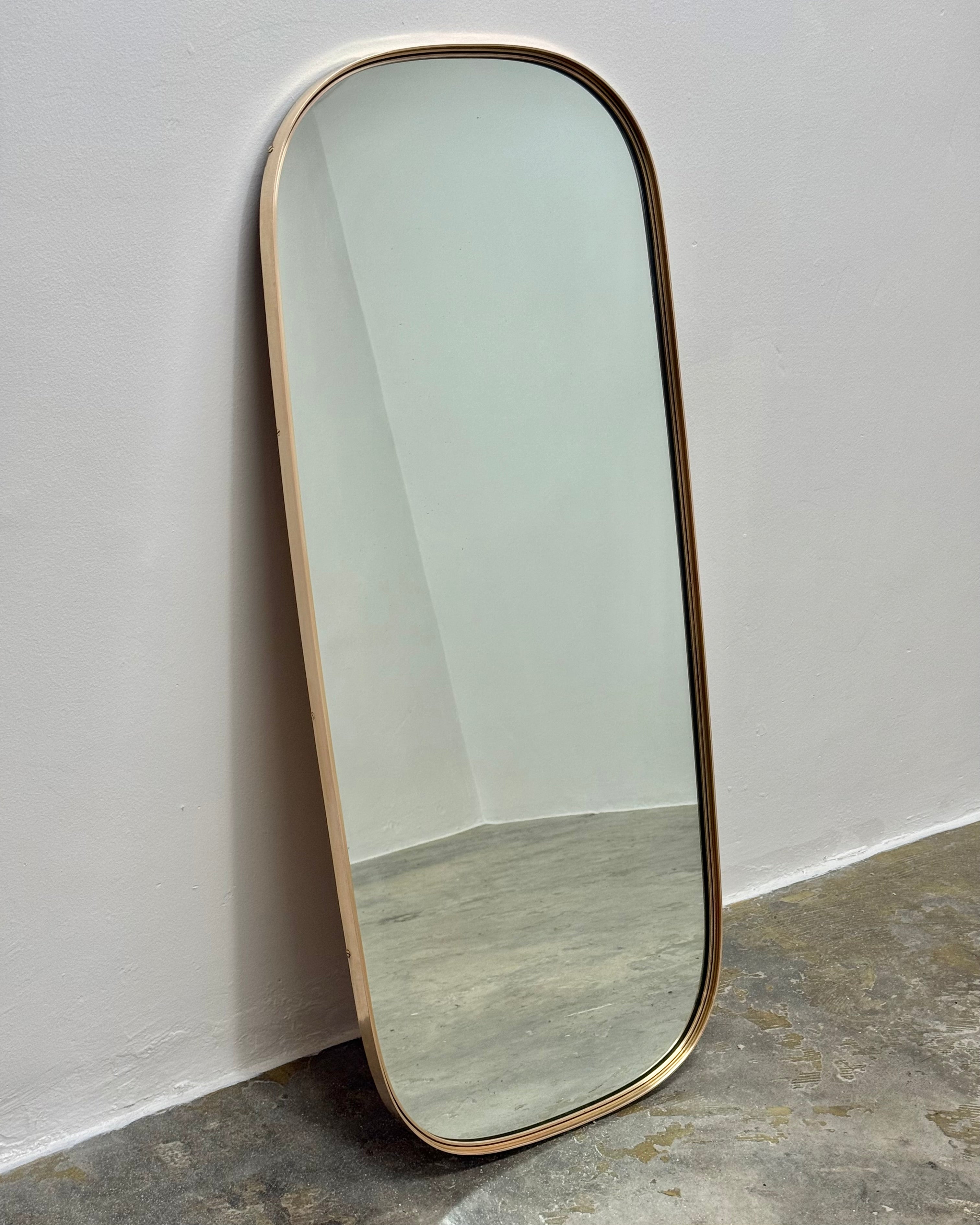 RETRO CAPSULE SHAPED MIRROR - SOLID BRASS