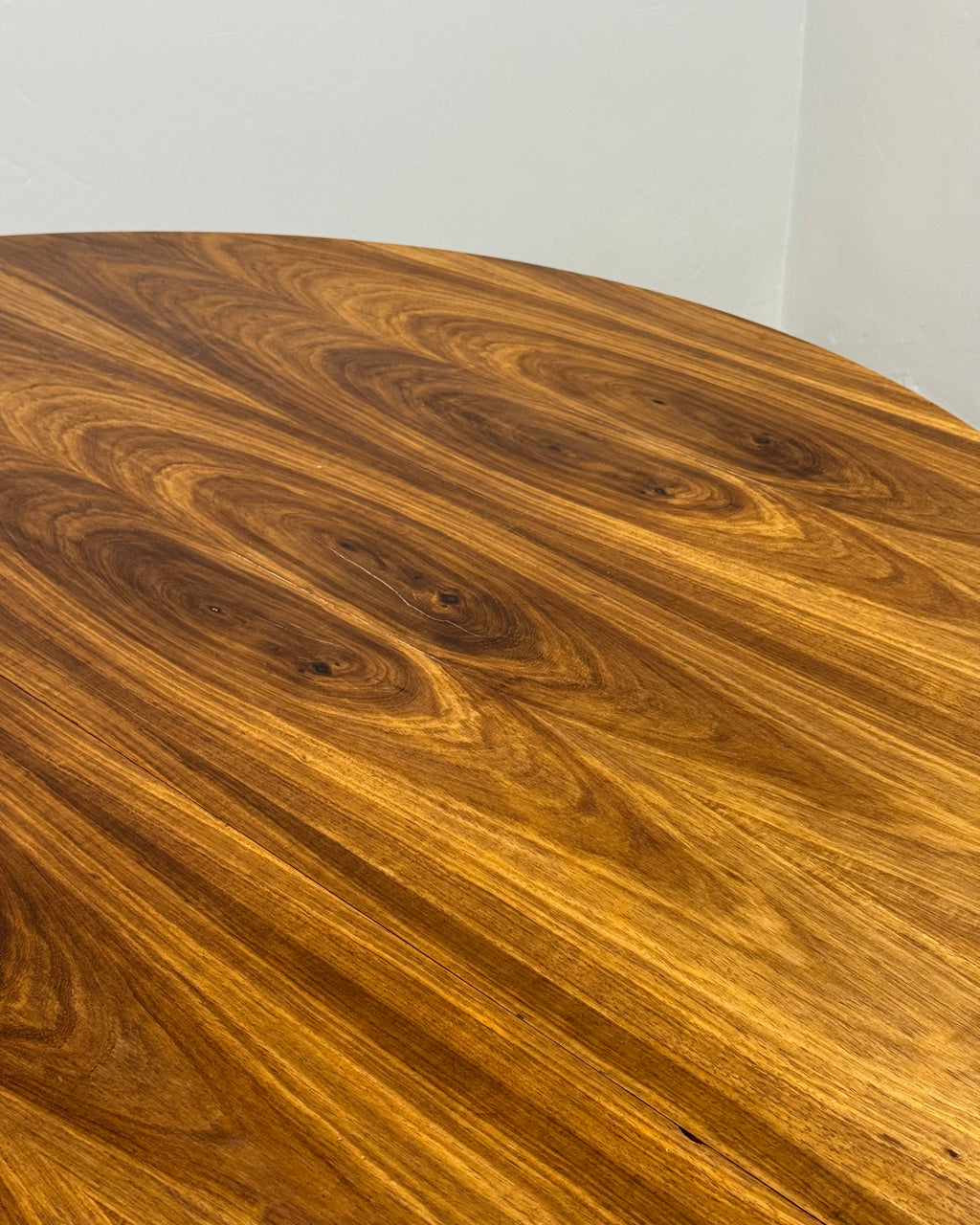 EXTENDABLE VINTAGE DINING TABLE - KIAAT